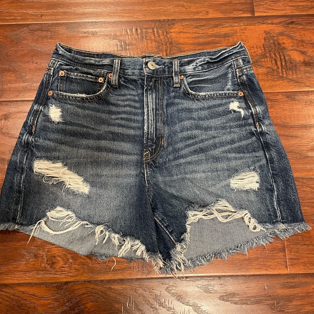 American Eagle 90s Boyfriend Shorts Size 6 High Waisted